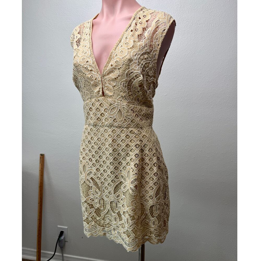NWT Free People One Million Lovers Ivory Crochet Lace Mini Dress Size 10 - Picture 2 of 16
